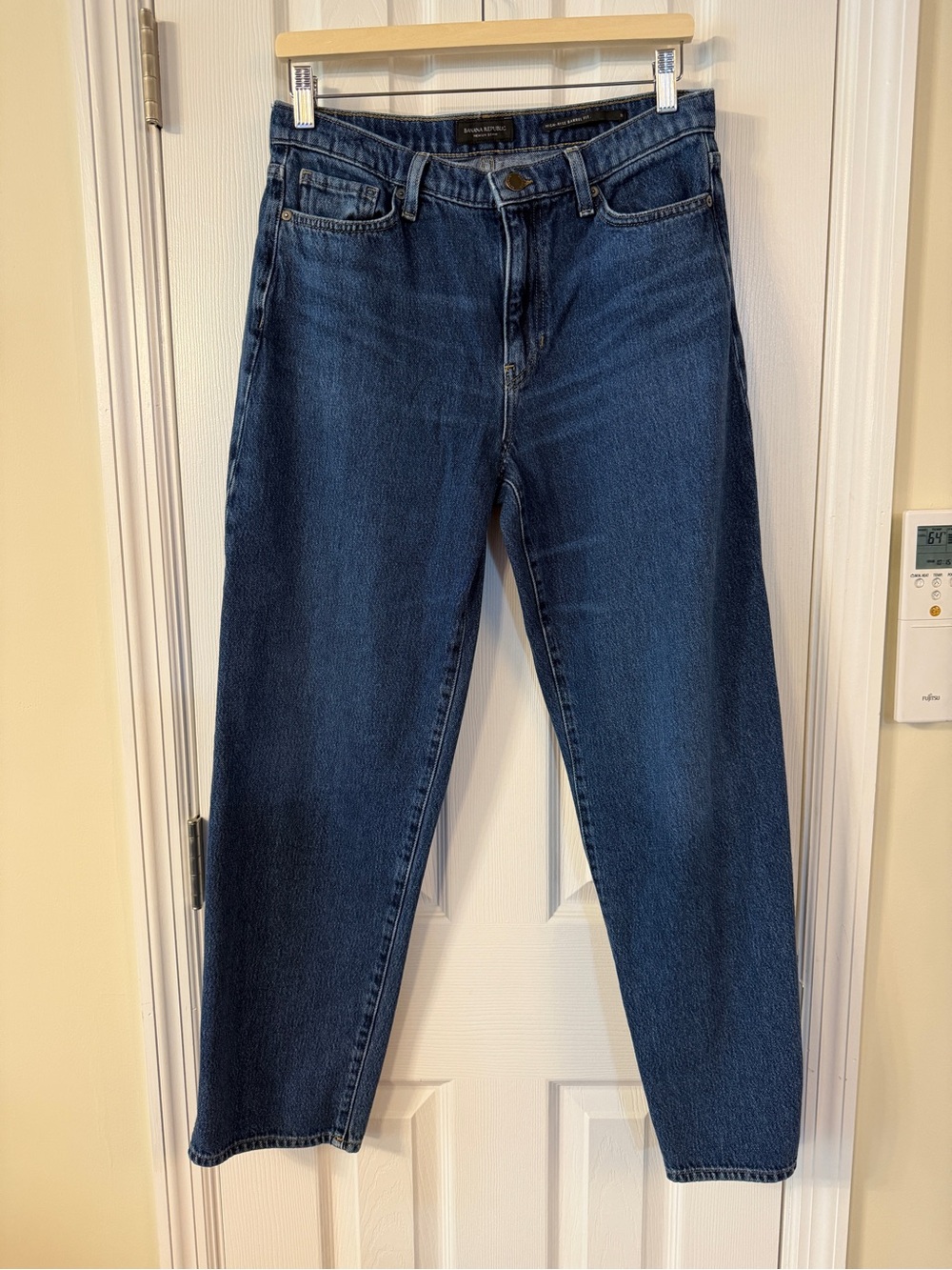 Banana Republic High-Rise Barrel Fit Jeans | Size 28 | Premium Denim
